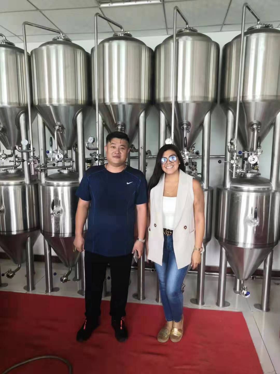 豪魯小型精釀啤酒設(shè)備 豪魯小型精釀啤酒設(shè)備