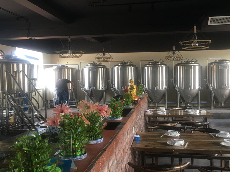 啤酒屋設(shè)備 啤酒屋設(shè)備