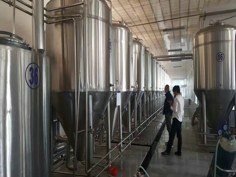 大型精釀啤酒廠設(shè)備 大型精釀啤酒廠設(shè)備